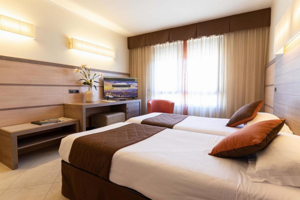 Room image 2