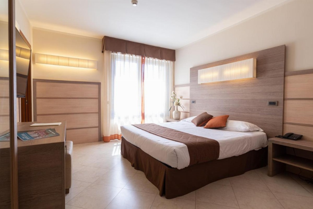Room image 3